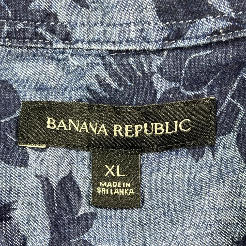 Banana Republic Floral Button‎ Down Shirt Men's XL Short Sleeve Blue Hawaiian